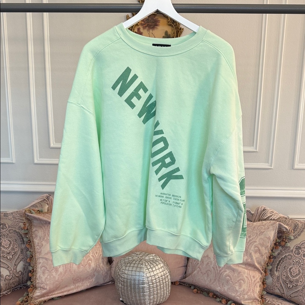 Mint Green 'New York' Sweatshirt size large